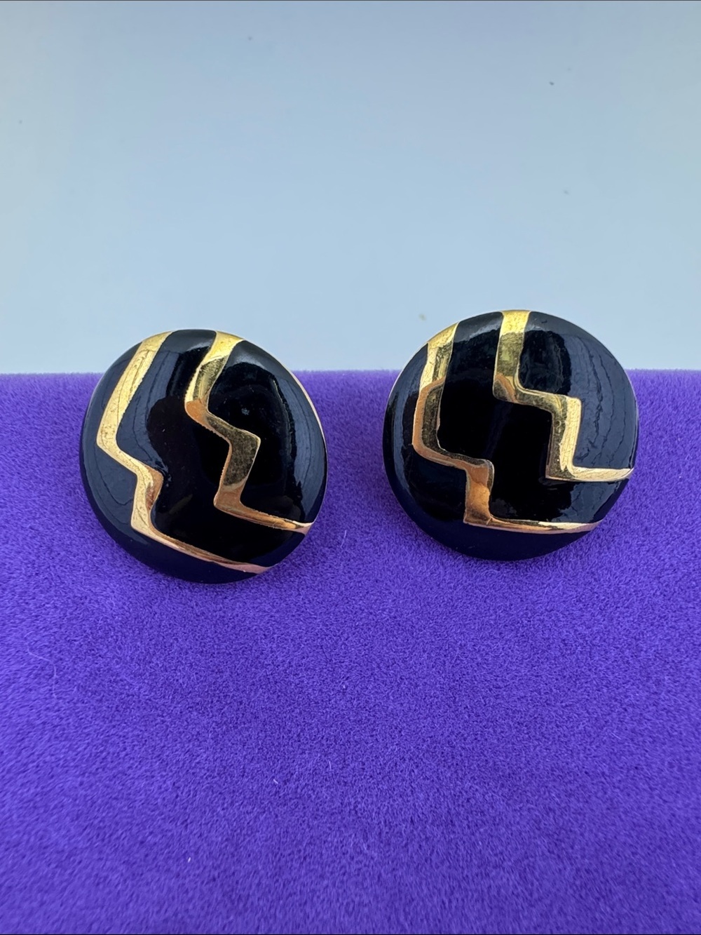 💛 Vintage Monet 22k Gold Plated Black Round Statement Earrings